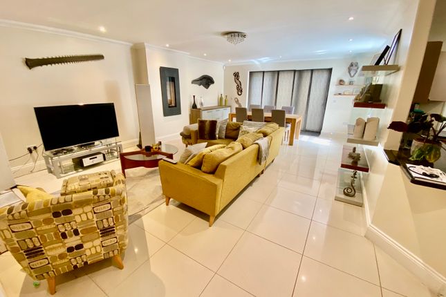 4 bed bungalow