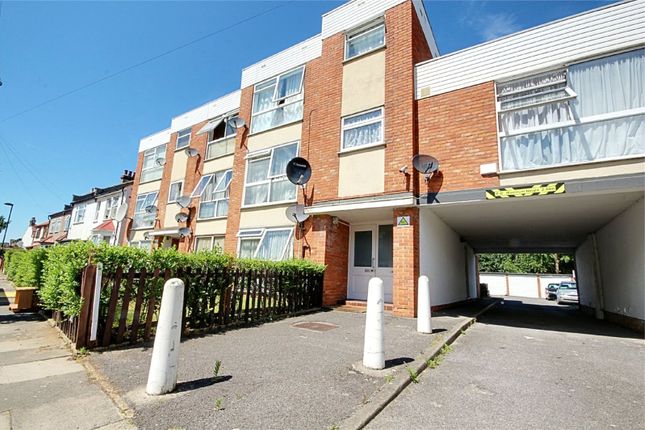 Beaconsfield Road, Enfield, EN3 1 bed flat for sale