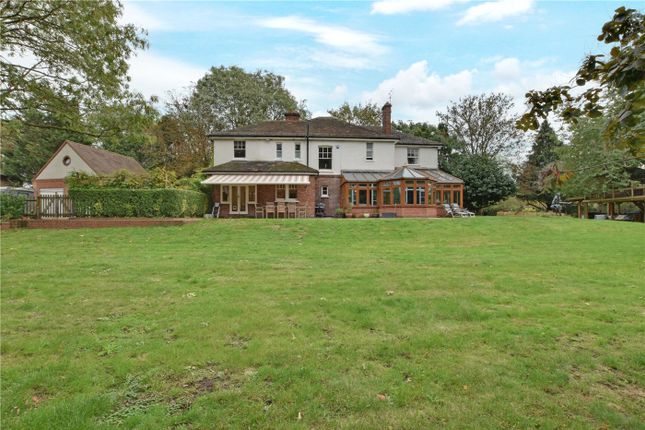 5 bed detached house