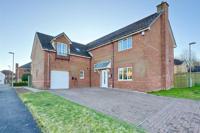 5 bedroom detached house for sale