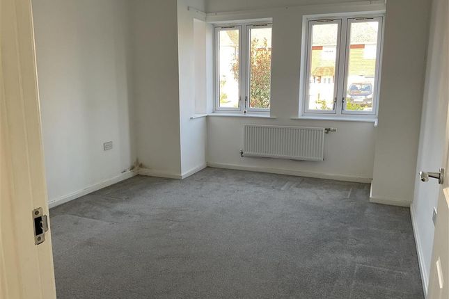Fern Copse, Great Bookham... 2 bed ground floor maisonette for sale