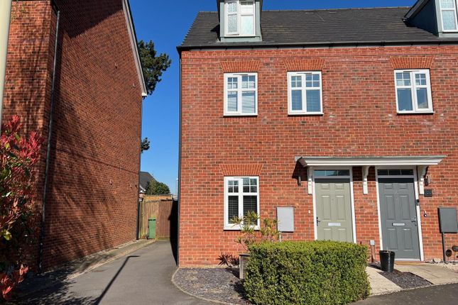 John Corbett Drive, Stourbridge, DY8 4BJ 3 bed semi