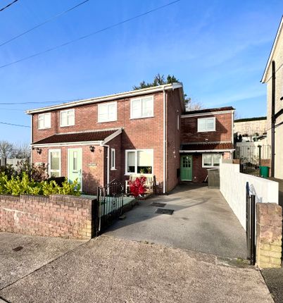 3 bed semi-detached house