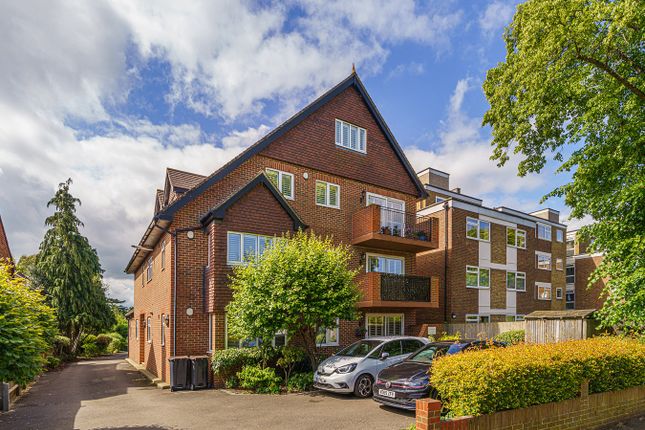 Court Downs Road, Beckenham, BR3 2 bed apartment for sale