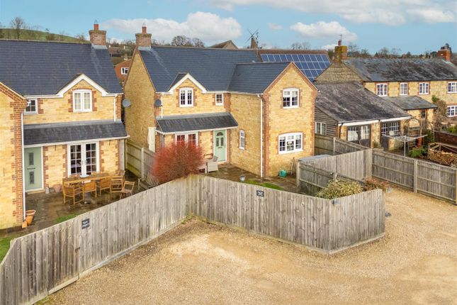 Station Road, Aylesbury HP22 4 bed detached house for sale