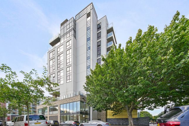 Beechwood Road, Dalston, E8 3FQ 3 bed flat for sale
