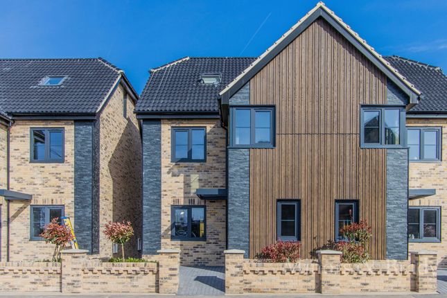 4 bed semi-detached house