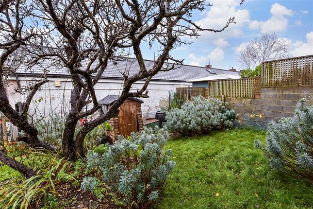 3 bed end terrace house