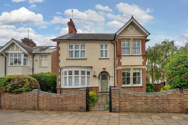 Park Road North, Bedford 3 bed detached house for sale