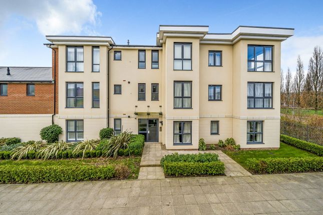 Gravesend DA11 1 bed ground floor flat for sale