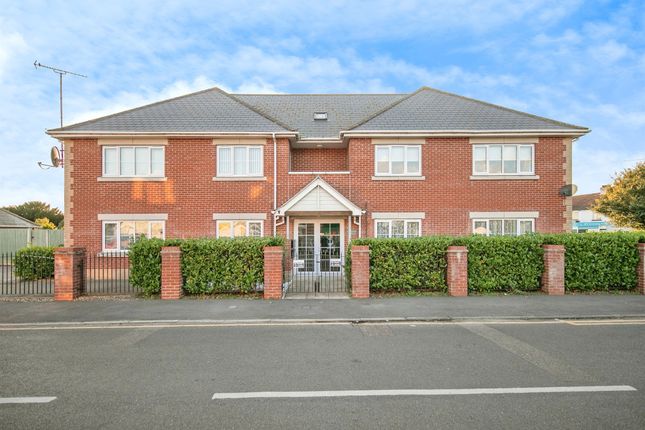 2 bedroom ground floor flat for sale