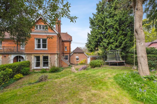 5 bedroom semi-detached house for sale
