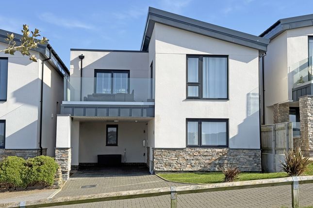 Perranporth, Cornwall 3 bed detached house for sale