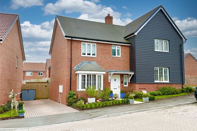Roman Avenue, Blandford St. Mary... 3 bed semi