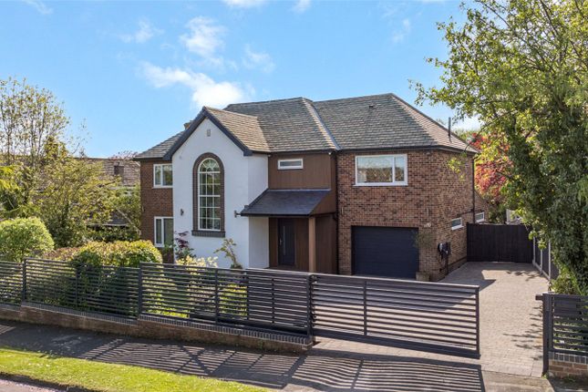 Dunstarn Drive, Leeds 4 bed detached house for sale