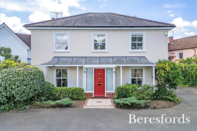 5 bed detached house