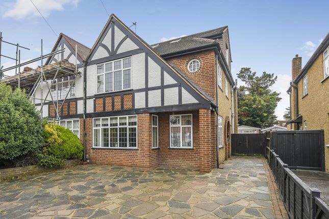 Columbia Avenue, Worcester Park KT4 4 bed semi
