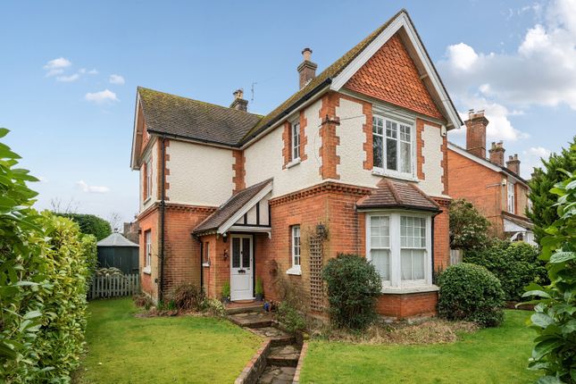 Horsham Road, Cranleigh, GU6 3 bed detached house for sale