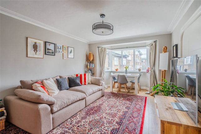 Streatham High Road, London, SW16 3 bed apartment for sale