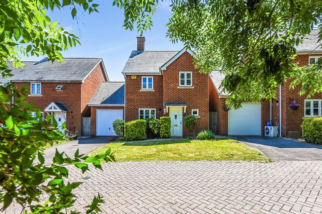 Sutton Park Road, Sutton Scotney... 3 bed detached house for sale