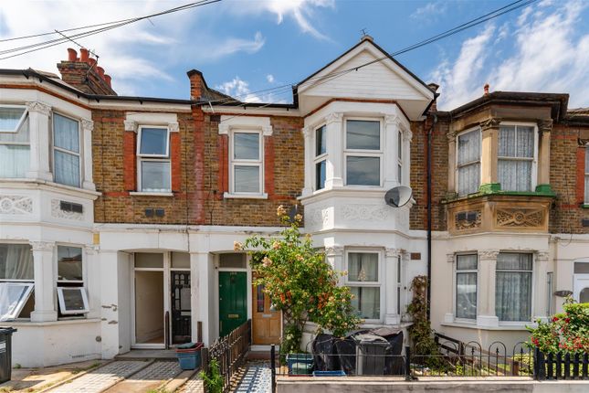 4 bed maisonette