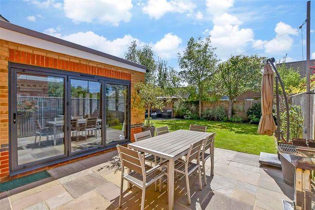 4 bed detached house