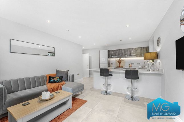 Brownlow Road, London, N11 1 bed apartment for sale