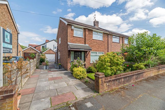 Village Close, Thelwall, Warrington 3 bed semi