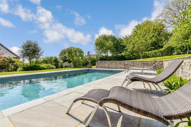 6 bed detached house