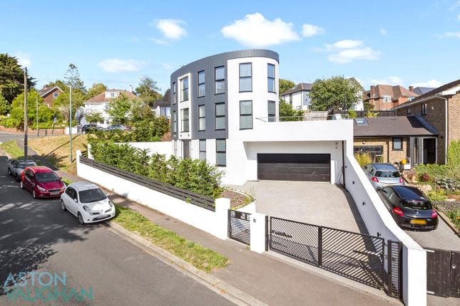 4 bed detached house