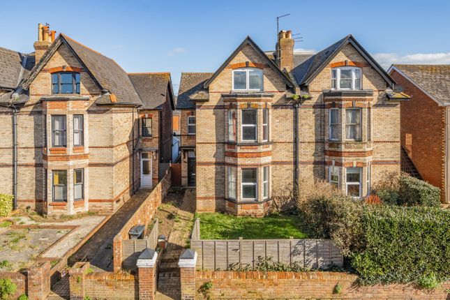 6 bedroom semi-detached house for sale