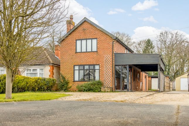 3 bed detached house