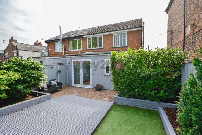 College Road, Spinkhill, Sheffield, S21 3 bed semi
