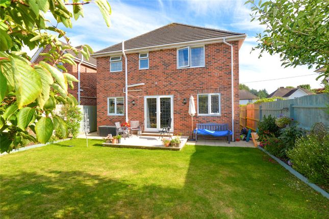 Avenue Road, New Milton, Hampshire, BH25 3 bed detached house for sale