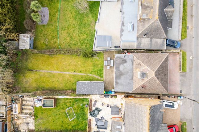 Saxon Avenue, Sheerness ME12 3 bed detached bungalow for sale