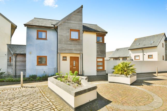 2 bed detached house