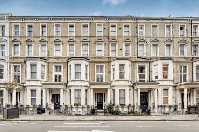 Warwick Road, Earls Court, London, SW5 2 bed flat for sale