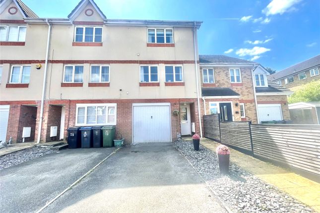 3 bedroom town house for sale