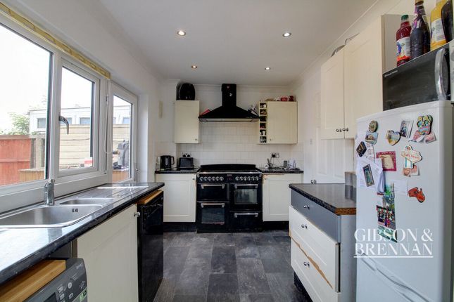 Mistley Side, Basildon, SS16 2 bed terraced house for sale