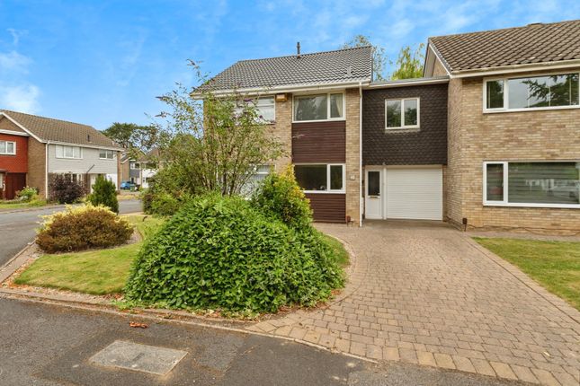 3 bedroom link detached house for sale