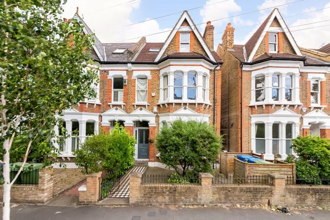 Elmwood Road, Herne Hill, London, SE24 2 bed apartment for sale