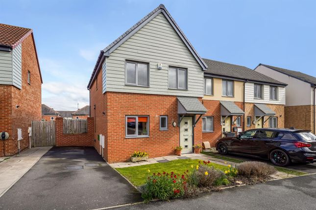 Water Lily Drive, Darlington 3 bed terraced house for sale