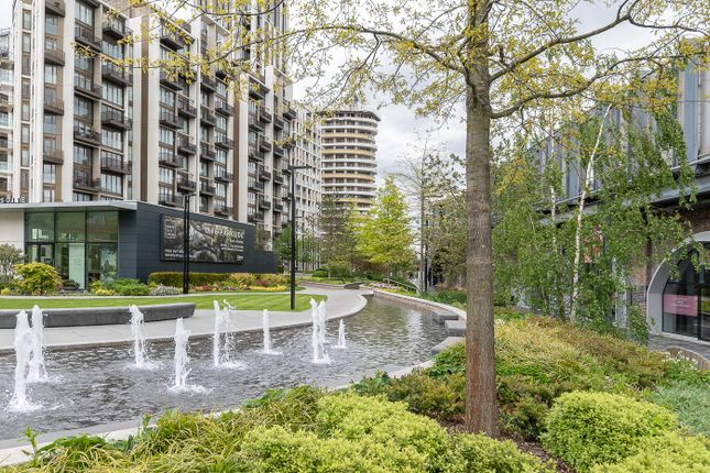 Wood Lane, White City, W12 1 bed apartment for sale