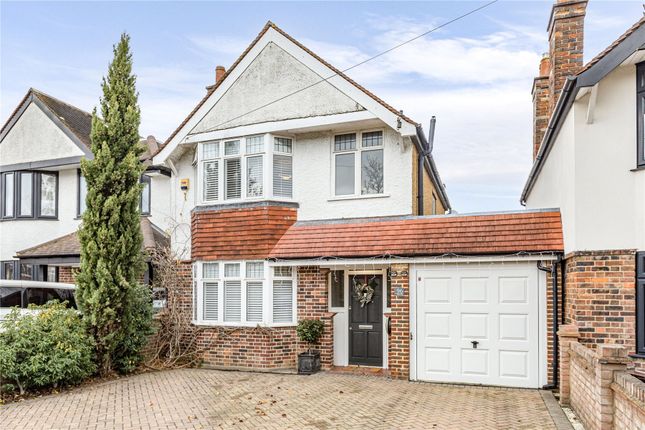 Hare Hill, Surrey KT15 4 bed detached house for sale