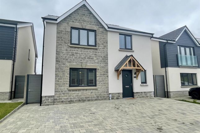 4 bed detached house
