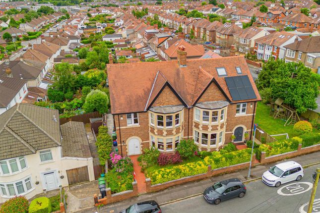 Dorchester Avenue, Penylan CF23 4 bed house for sale