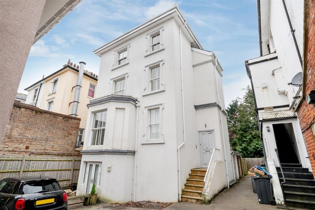 Ewell Road, Surbiton 2 bed apartment for sale