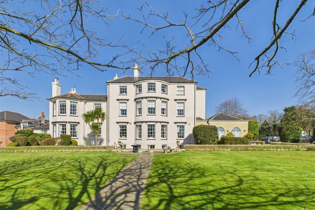 Little Abshot Road, Hook Village 2 bed apartment for sale
