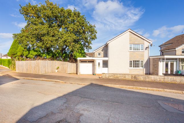 3 bed link detached house