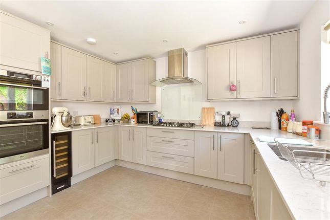 2 bed detached bungalow